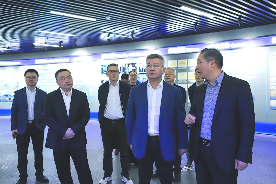 开启智能制造新篇章｜温州市副市长汪驰···